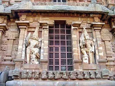 dvarapala brihadesvara