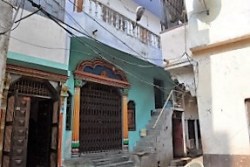 Sri Chakra Lingeshwar where Dikshitar stayed with his Guru