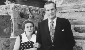 Svetlana married American Wesley Peters, with whom she had a daughter